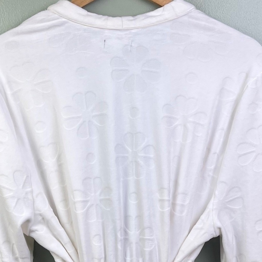 Kate Spade New York White All Over Embossed Floral Luxury Robe L/XL